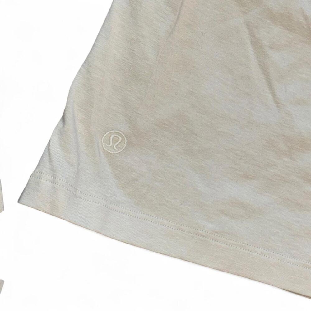 Lululemon large ivory / cream long sleeve shirt great condition - Picture 3 of 4